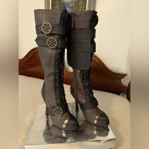 Ellie Quincey Steampunk knee high brown boots size 7 w/laces and calf guards.